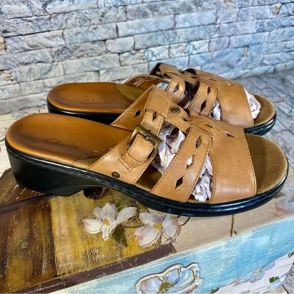 Clarks Brown Leather Sandals Slip on Open Toe Womens Size 7 Adjustable Straps - Picture 7 of 11